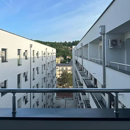 アパート Apartmanjagodinaana 2 *