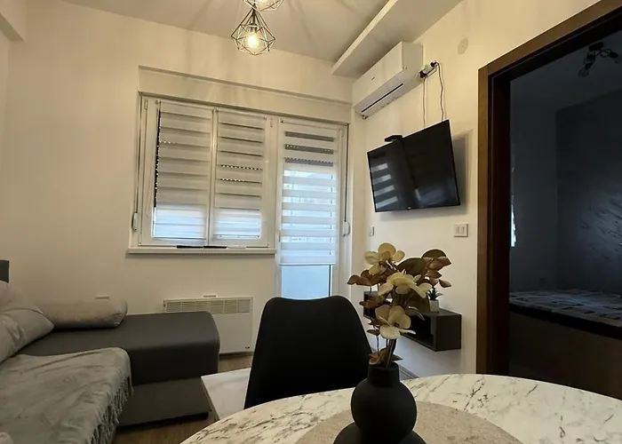 Apartmanjagodinaana 2 Διαμέρισμα Trnava (Jagodina)